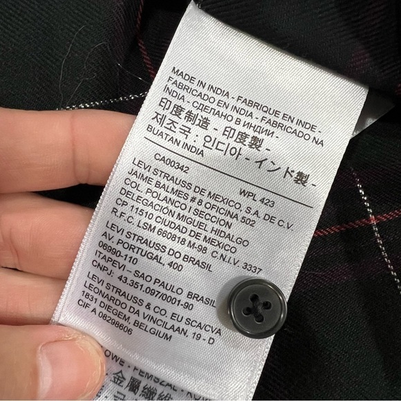Levi's Plaid Boyfriend Fit Button Up Silver Metallic Shirt LIKE NEW Medium - Picture 3 of 10